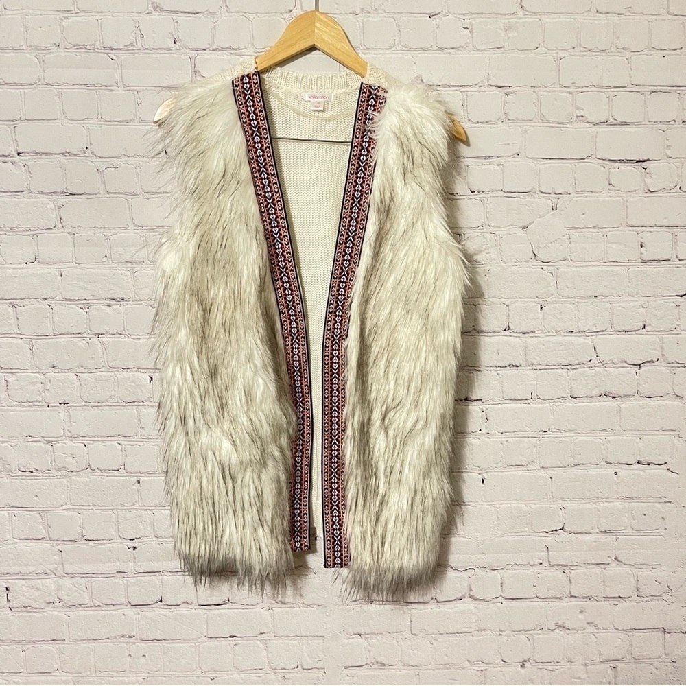 Nwot-Xhilaration Faux Fur Knit Vest